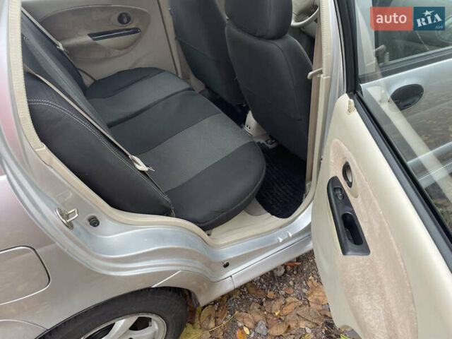 Чері Кью Кью 2011 у Прилуках на Automoto.ua Сірий Чері Кью Кью, об'ємом двигуна 1.08 л та пробігом 120 тис. км за 1999 $, фото 7 на Automoto.ua