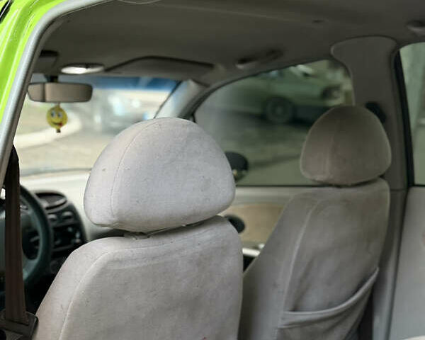 Зеленый Чери Кью Кью, объемом двигателя 0.81 л и пробегом 122 тыс. км за 1200 $, фото 7 на Automoto.ua