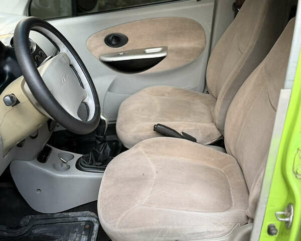 Зеленый Чери Кью Кью, объемом двигателя 0.81 л и пробегом 122 тыс. км за 1200 $, фото 10 на Automoto.ua