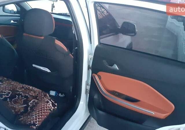 Білий Чері Tiggo 2, об'ємом двигуна 1.5 л та пробігом 77 тис. км за 8400 $, фото 7 на Automoto.ua