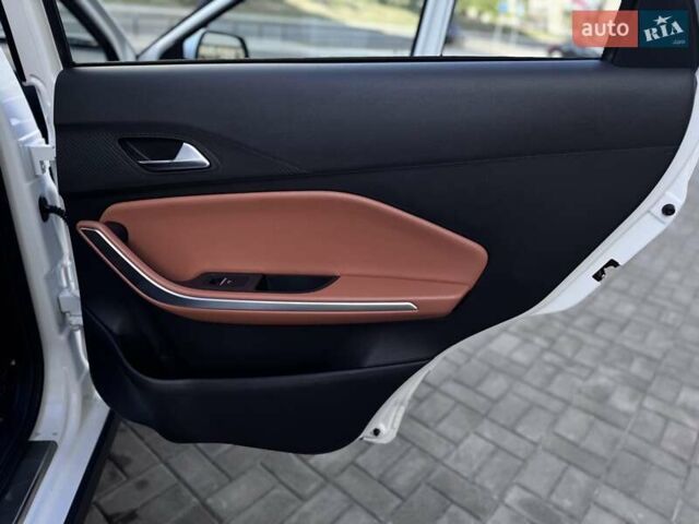 Белый Чери Tiggo 2, объемом двигателя 1.5 л и пробегом 66 тыс. км за 8850 $, фото 44 на Automoto.ua