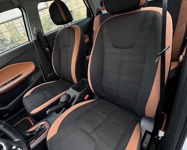 Белый Чери Tiggo 2, объемом двигателя 1.5 л и пробегом 66 тыс. км за 8850 $, фото 31 на Automoto.ua