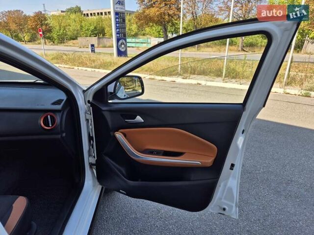 Белый Чери Tiggo 2, объемом двигателя 1.5 л и пробегом 85 тыс. км за 6800 $, фото 21 на Automoto.ua