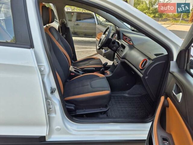 Белый Чери Tiggo 2, объемом двигателя 1.5 л и пробегом 85 тыс. км за 6800 $, фото 20 на Automoto.ua