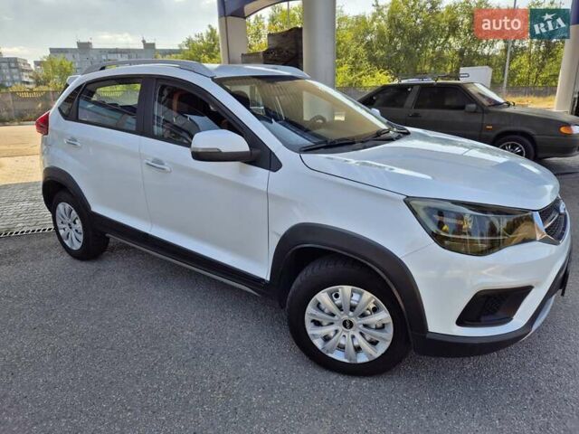 Белый Чери Tiggo 2, объемом двигателя 1.5 л и пробегом 85 тыс. км за 7700 $, фото 4 на Automoto.ua
