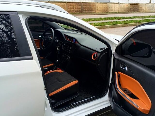 Білий Чері Tiggo 2, об'ємом двигуна 1.5 л та пробігом 99 тис. км за 7700 $, фото 4 на Automoto.ua