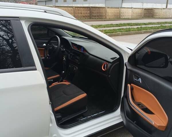 Білий Чері Tiggo 2, об'ємом двигуна 1.5 л та пробігом 99 тис. км за 7700 $, фото 4 на Automoto.ua