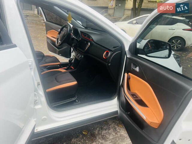 Білий Чері Tiggo 2, об'ємом двигуна 1.5 л та пробігом 73 тис. км за 8700 $, фото 12 на Automoto.ua