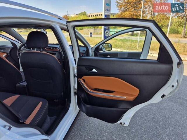 Белый Чери Tiggo 2, объемом двигателя 1.5 л и пробегом 85 тыс. км за 6800 $, фото 23 на Automoto.ua