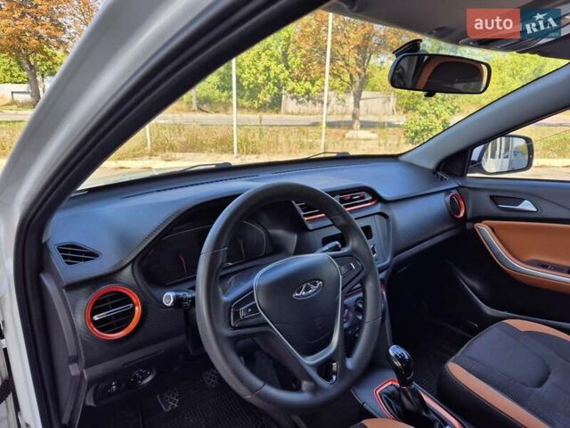 Белый Чери Tiggo 2, объемом двигателя 1.5 л и пробегом 85 тыс. км за 7700 $, фото 12 на Automoto.ua