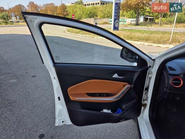 Белый Чери Tiggo 2, объемом двигателя 1.5 л и пробегом 85 тыс. км за 6800 $, фото 14 на Automoto.ua