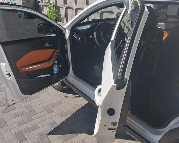 Белый Чери Tiggo 2, объемом двигателя 1.5 л и пробегом 40 тыс. км за 8200 $, фото 25 на Automoto.ua