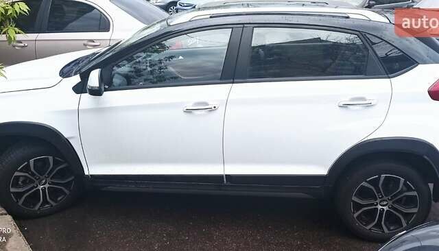 Білий Чері Tiggo 2, об'ємом двигуна 1.5 л та пробігом 75 тис. км за 10000 $, фото 4 на Automoto.ua