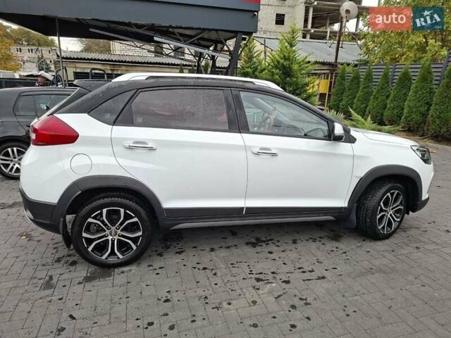 Белый Чери Tiggo 2, объемом двигателя 1.5 л и пробегом 32 тыс. км за 9000 $, фото 2 на Automoto.ua