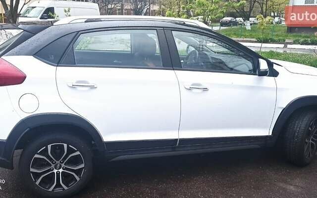 Білий Чері Tiggo 2, об'ємом двигуна 1.5 л та пробігом 75 тис. км за 10000 $, фото 3 на Automoto.ua