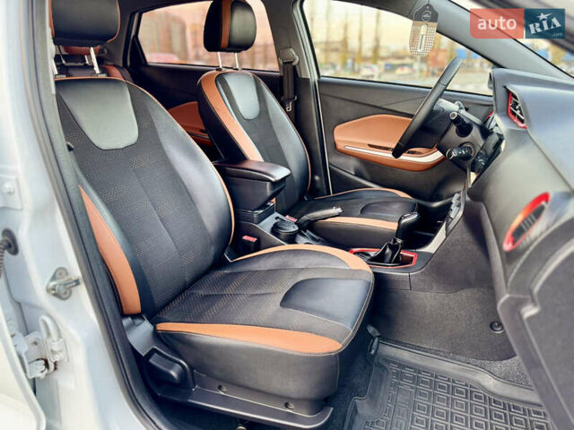 Білий Чері Tiggo 2, об'ємом двигуна 1.5 л та пробігом 33 тис. км за 9500 $, фото 25 на Automoto.ua