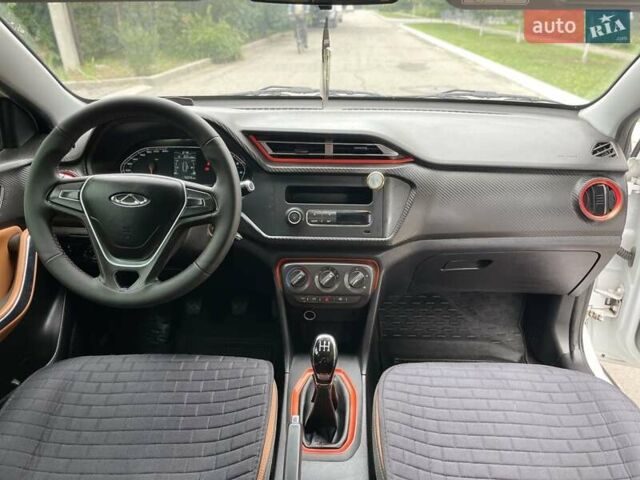Белый Чери Tiggo 2, объемом двигателя 1.5 л и пробегом 75 тыс. км за 7950 $, фото 12 на Automoto.ua