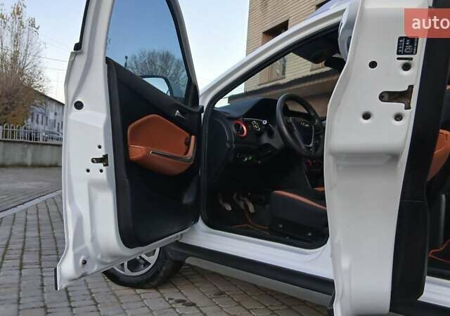 Чері Tiggo 2 2021 у Тернополі на Automoto.ua Білий Чері Tiggo 2, об'ємом двигуна 1.5 л та пробігом 214 тис. км за 5900 $, фото 15 на Automoto.ua