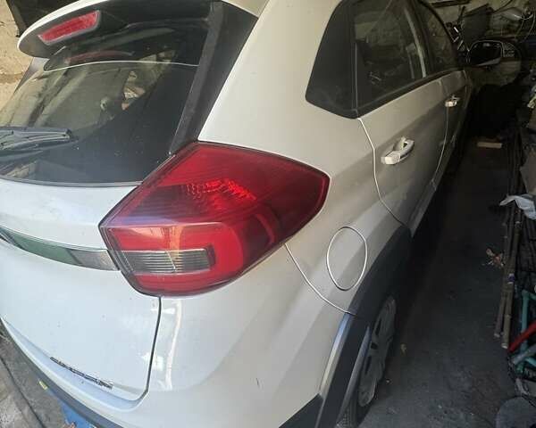 Белый Чери Tiggo 2, объемом двигателя 1.5 л и пробегом 11 тыс. км за 10500 $, фото 6 на Automoto.ua