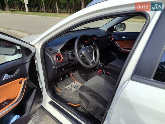 Білий Чері Tiggo 2, об'ємом двигуна 1.5 л та пробігом 52 тис. км за 9300 $, фото 3 на Automoto.ua