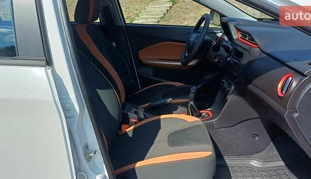 Білий Чері Tiggo 2, об'ємом двигуна 1.5 л та пробігом 12 тис. км за 10500 $, фото 14 на Automoto.ua