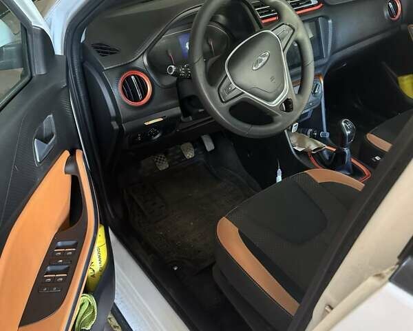 Белый Чери Tiggo 2, объемом двигателя 1.5 л и пробегом 11 тыс. км за 10500 $, фото 7 на Automoto.ua