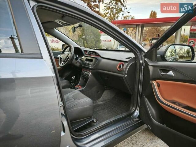 Серый Чери Tiggo 2, объемом двигателя 1.5 л и пробегом 47 тыс. км за 8500 $, фото 2 на Automoto.ua