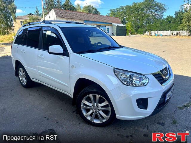 Белый Чери Tiggo 3, объемом двигателя 1.8 л и пробегом 76 тыс. км за 5500 $, фото 2 на Automoto.ua