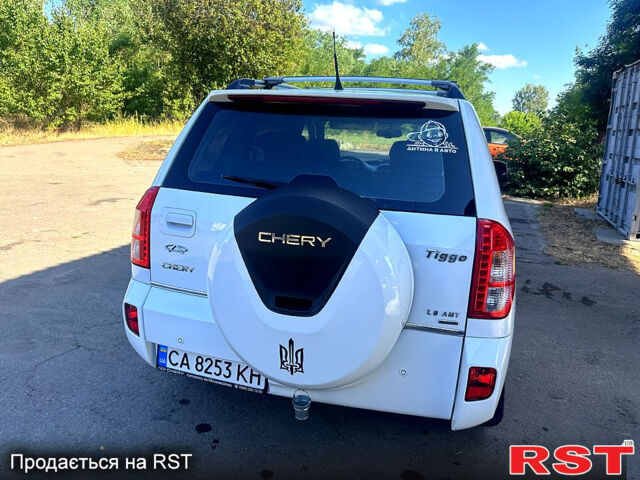 Белый Чери Tiggo 3, объемом двигателя 1.8 л и пробегом 76 тыс. км за 5500 $, фото 5 на Automoto.ua