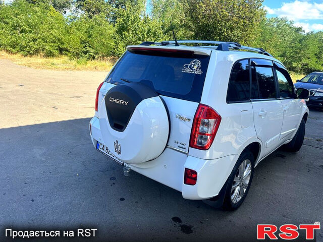 Белый Чери Tiggo 3, объемом двигателя 1.8 л и пробегом 76 тыс. км за 5500 $, фото 4 на Automoto.ua