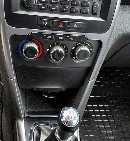 Білий Чері Tiggo 3, об'ємом двигуна 1.6 л та пробігом 185 тис. км за 5200 $, фото 6 на Automoto.ua