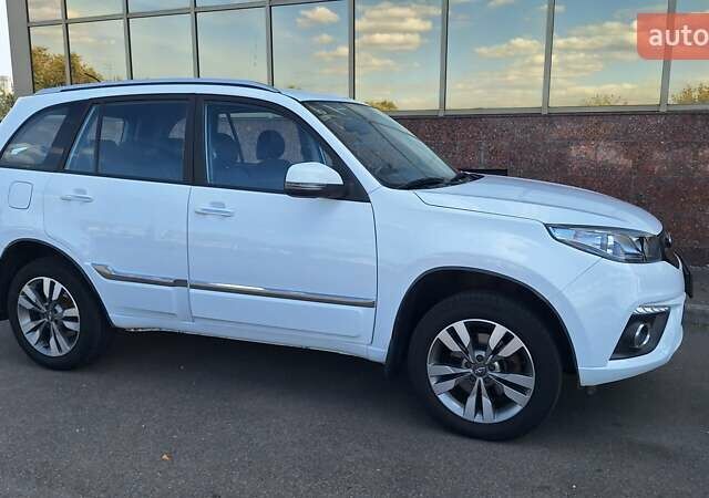 Білий Чері Tiggo 3, об'ємом двигуна 1.6 л та пробігом 84 тис. км за 8200 $, фото 6 на Automoto.ua