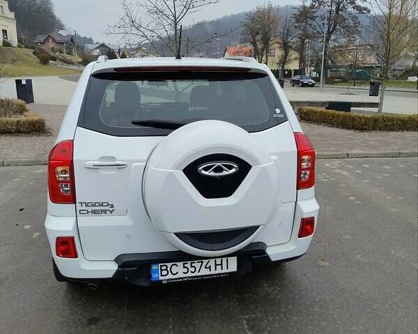 Белый Чери Tiggo 3, объемом двигателя 1.6 л и пробегом 68 тыс. км за 8500 $, фото 3 на Automoto.ua