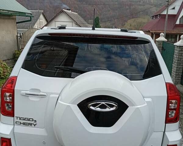 Белый Чери Tiggo 3, объемом двигателя 1.6 л и пробегом 50 тыс. км за 7800 $, фото 12 на Automoto.ua