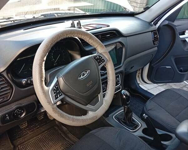 Белый Чери Tiggo 3, объемом двигателя 1.6 л и пробегом 50 тыс. км за 7800 $, фото 3 на Automoto.ua