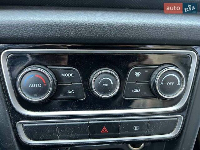 Червоний Чері Tiggo 3, об'ємом двигуна 1.6 л та пробігом 111 тис. км за 8500 $, фото 20 на Automoto.ua