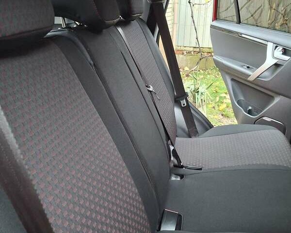 Красный Чери Tiggo 3, объемом двигателя 1.6 л и пробегом 16 тыс. км за 13000 $, фото 5 на Automoto.ua