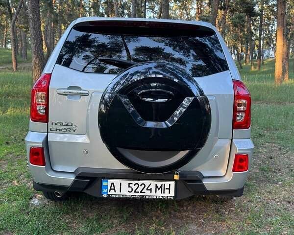 Серый Чери Tiggo 3, объемом двигателя 1.6 л и пробегом 48 тыс. км за 8500 $, фото 3 на Automoto.ua