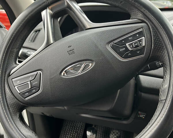 Білий Чері Tiggo 7, об'ємом двигуна 1.5 л та пробігом 145 тис. км за 8000 $, фото 13 на Automoto.ua