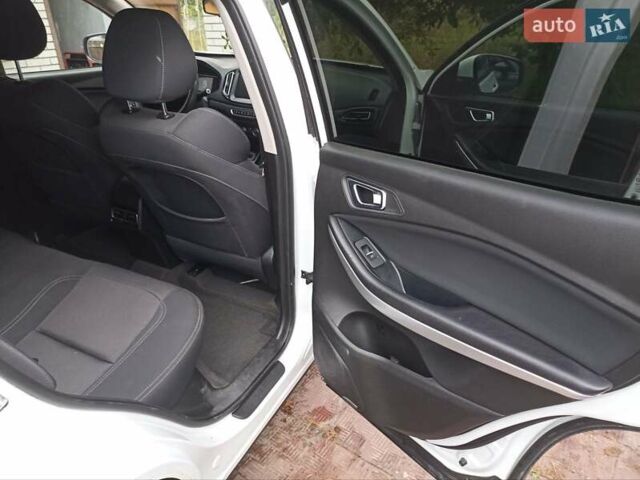 Білий Чері Tiggo 7, об'ємом двигуна 1.5 л та пробігом 142 тис. км за 8500 $, фото 5 на Automoto.ua
