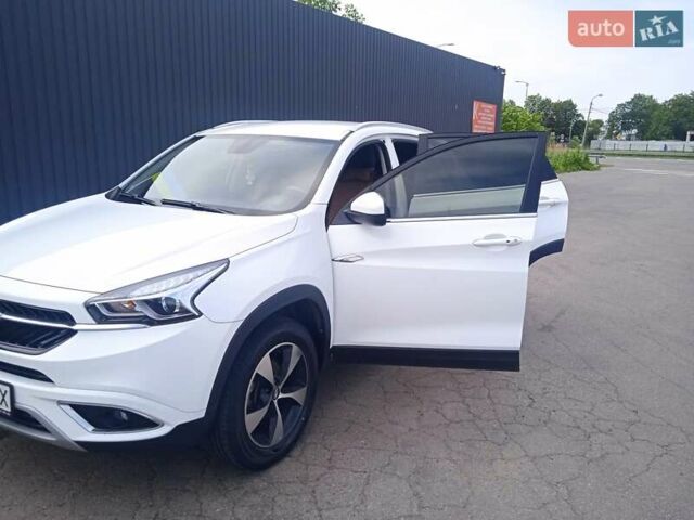 Белый Чери Tiggo 7, объемом двигателя 1.5 л и пробегом 45 тыс. км за 12500 $, фото 10 на Automoto.ua
