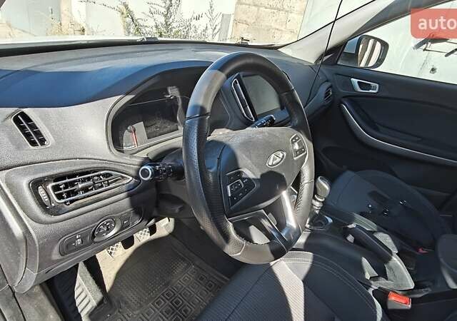 Белый Чери Tiggo 7, объемом двигателя 1.5 л и пробегом 31 тыс. км за 13000 $, фото 3 на Automoto.ua