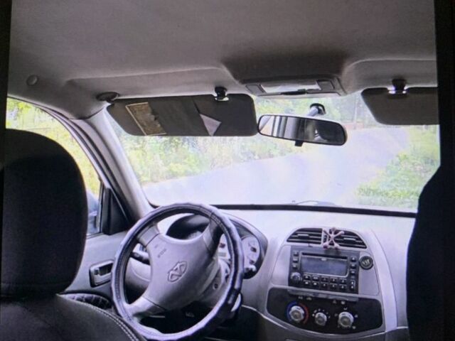 Білий Чері Тігго, об'ємом двигуна 2.4 л та пробігом 300 тис. км за 3300 $, фото 2 на Automoto.ua