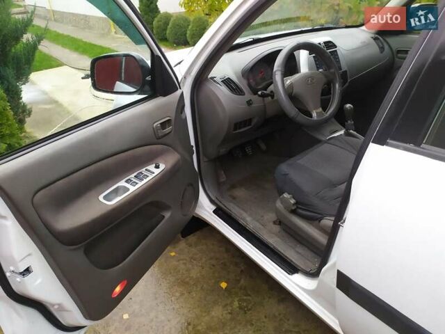 Белый Чери Тигго, объемом двигателя 2.4 л и пробегом 130 тыс. км за 3400 $, фото 6 на Automoto.ua
