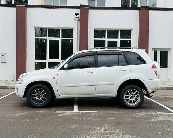 Белый Чери Тигго, объемом двигателя 2.4 л и пробегом 295 тыс. км за 3300 $, фото 2 на Automoto.ua