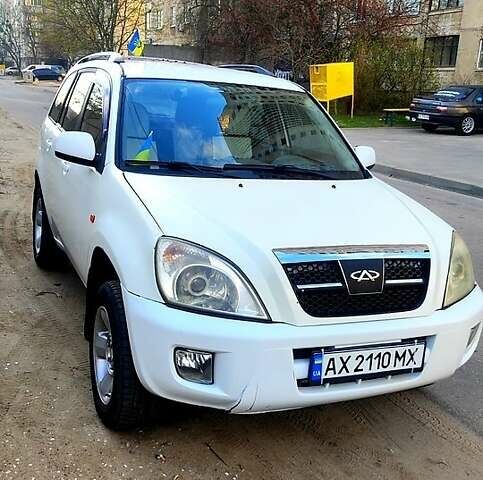 Белый Чери Тигго, объемом двигателя 2.4 л и пробегом 235 тыс. км за 4200 $, фото 1 на Automoto.ua