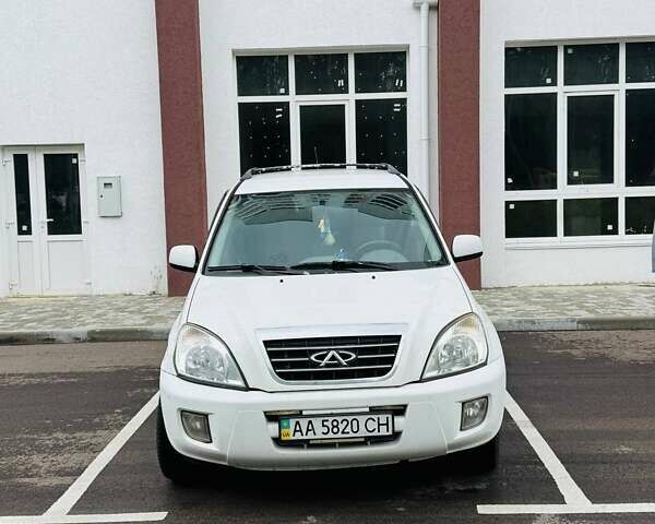 Белый Чери Тигго, объемом двигателя 2.4 л и пробегом 295 тыс. км за 3300 $, фото 1 на Automoto.ua