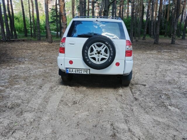 Белый Чери Тигго, объемом двигателя 2.4 л и пробегом 230 тыс. км за 3300 $, фото 3 на Automoto.ua