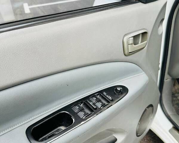 Белый Чери Тигго, объемом двигателя 2.4 л и пробегом 295 тыс. км за 3300 $, фото 5 на Automoto.ua