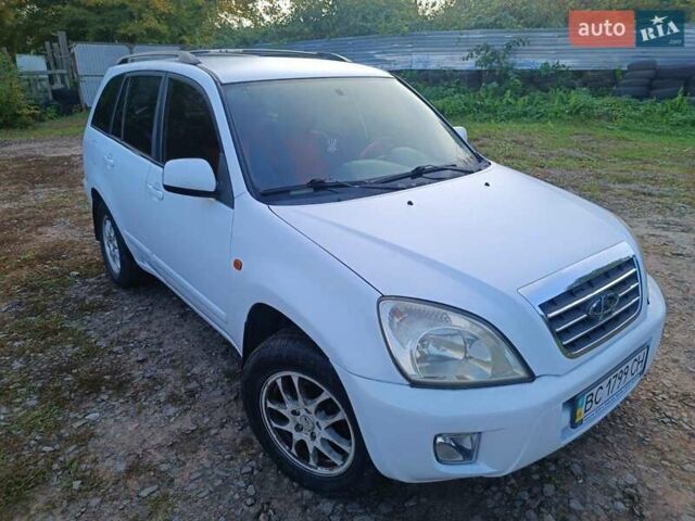 Белый Чери Тигго, объемом двигателя 2.4 л и пробегом 119 тыс. км за 3900 $, фото 3 на Automoto.ua